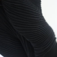 JULIA HEUER  RANA HANDPLEATED TOP IN BLACK