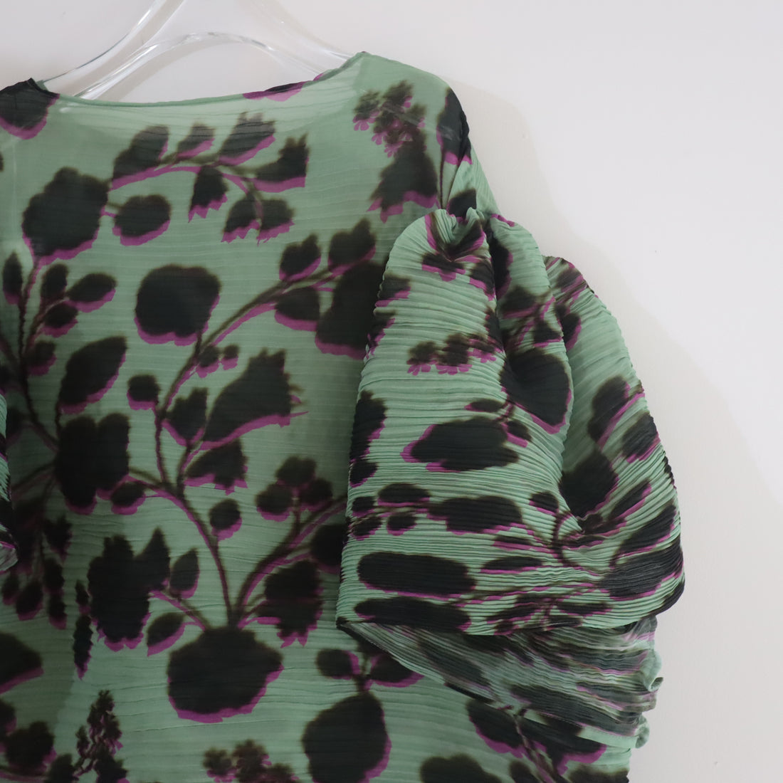 JULIA HEUER  ROBIN HANDPLEATED TOP IN PEPPERMINT INGRID