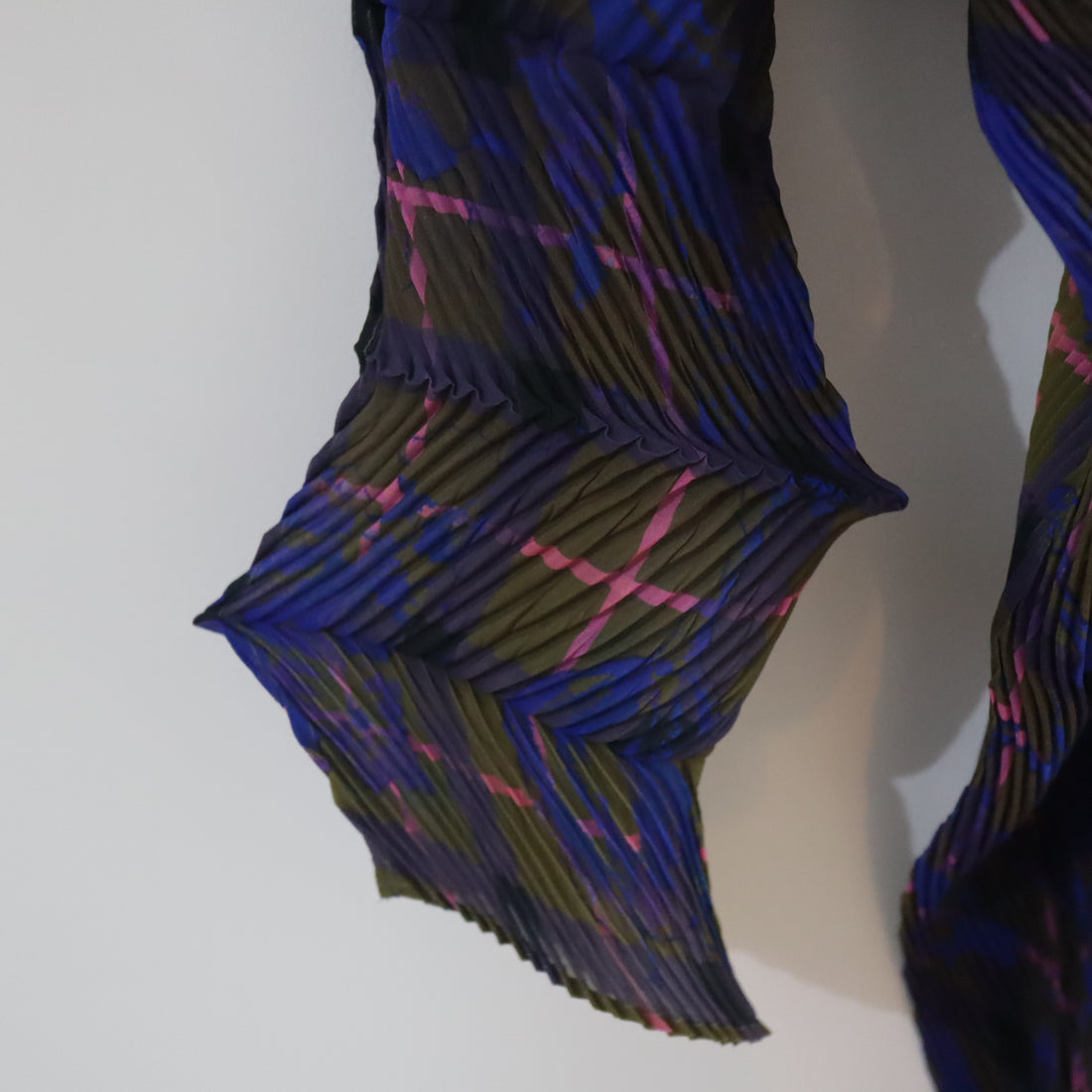JULIA HEUER  SUE HANDPLEATED KAFTAN IN MALIK