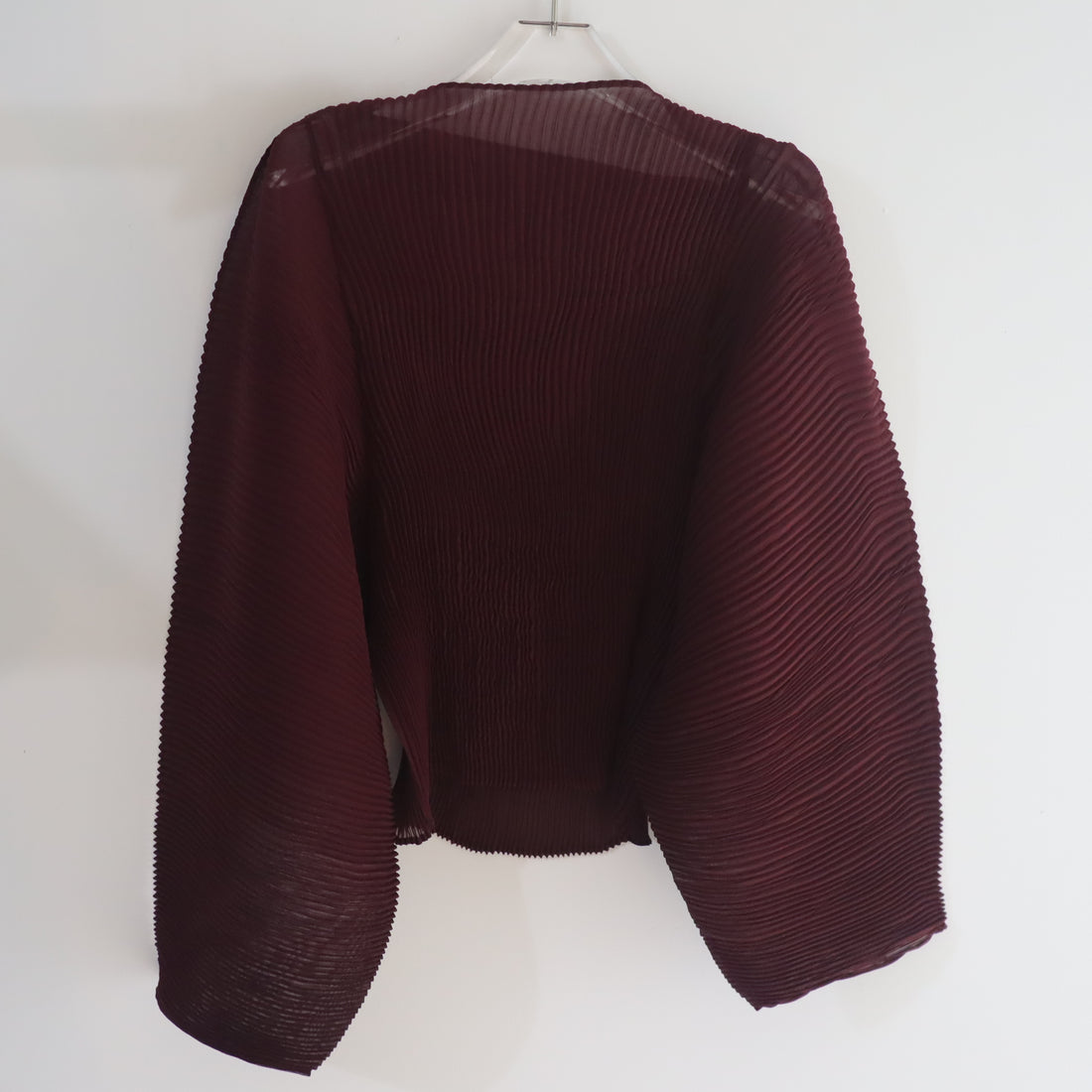 JULIA HEUER  RANA HANDPLEATED TOP IN BURGUNDY