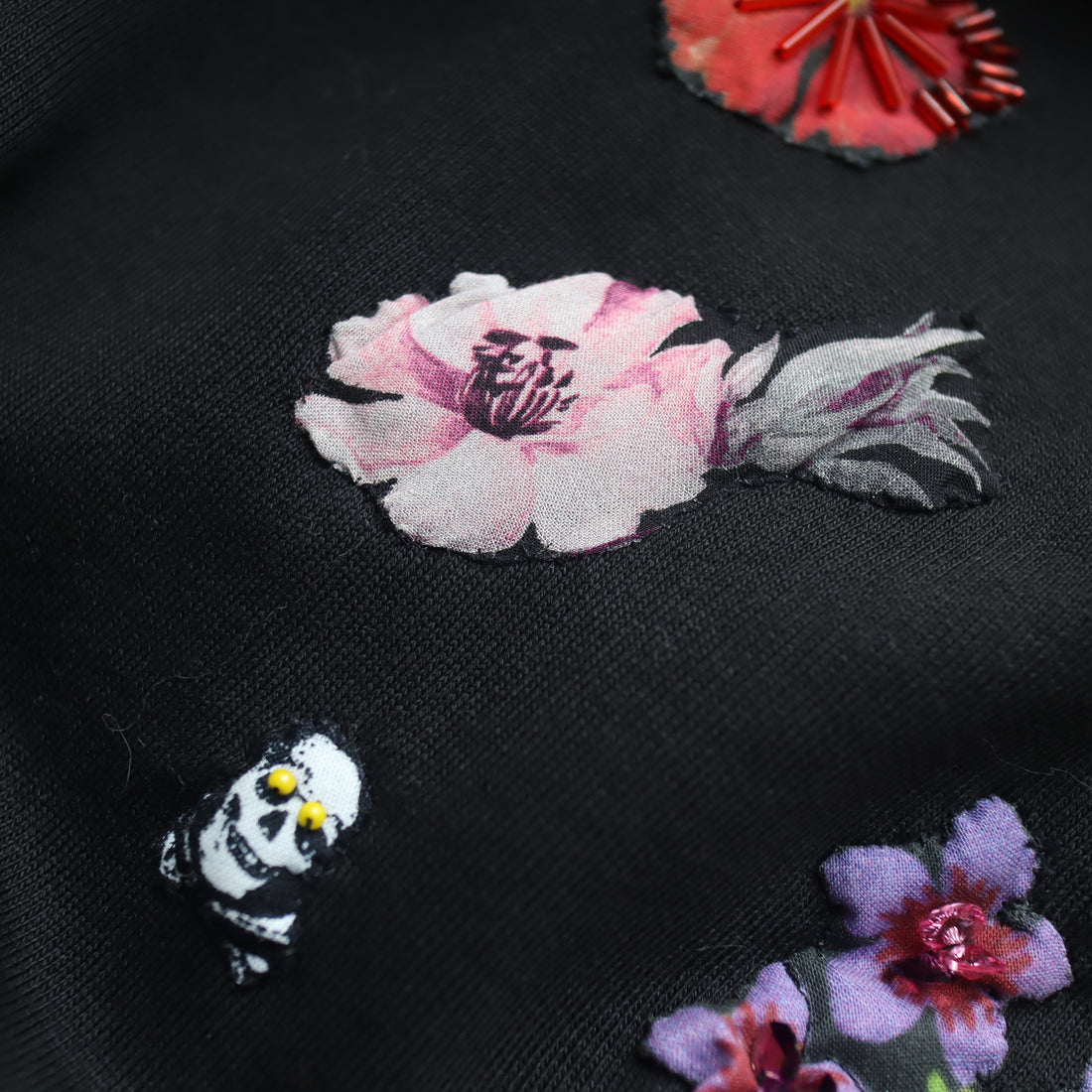 LOU DE BÈTOLY  EMBROIDERED SWEATSHIRT