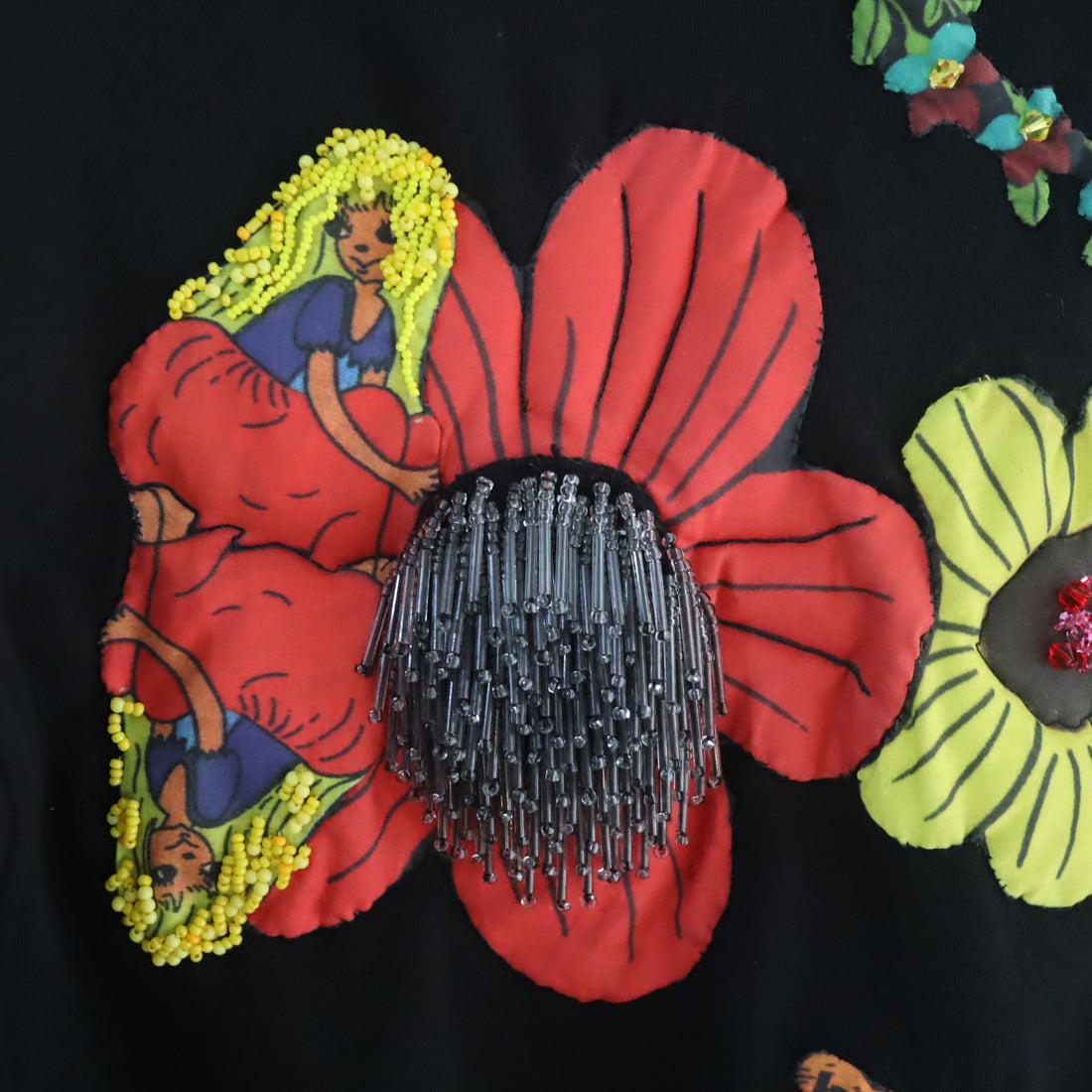 LOU DE BÈTOLY  EMBROIDERED SWEATSHIRT