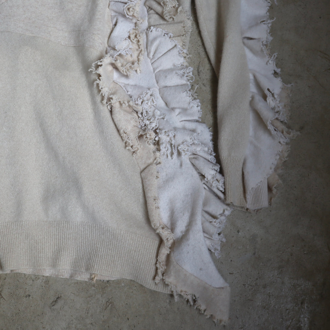 LOU DE BÈTOLY  ASYMMETRICAL RUFFLE CASHMERE DRESS