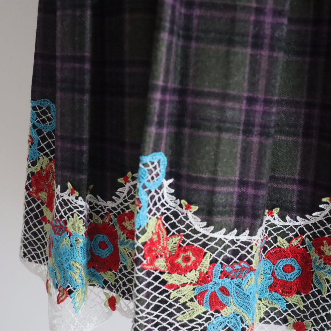 CHOPOVA LOWENA  MISSISH KILT KNEE SKIRT