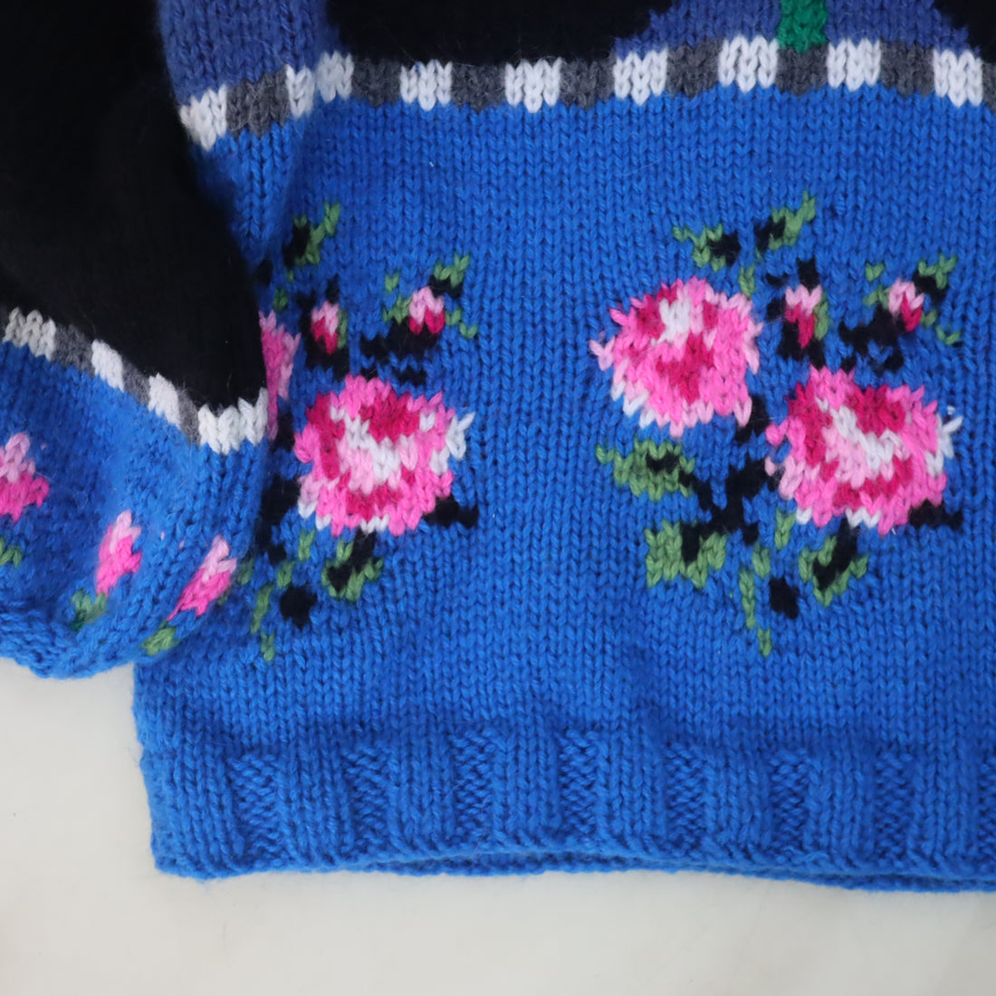 SOFIO GONGLI  FLOWER KNIT