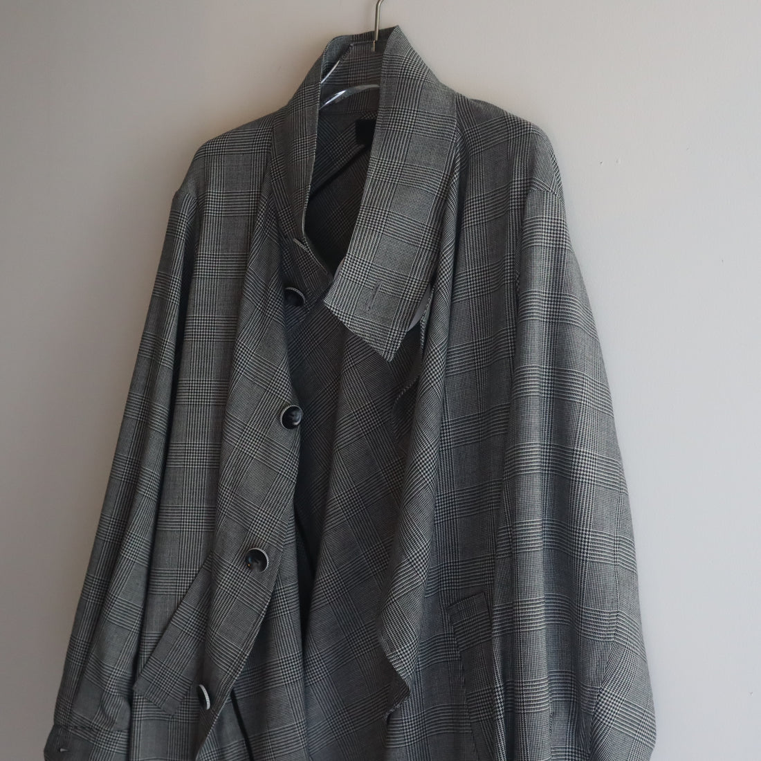 ANREALAGE   BALL STAND COLLAR COAT