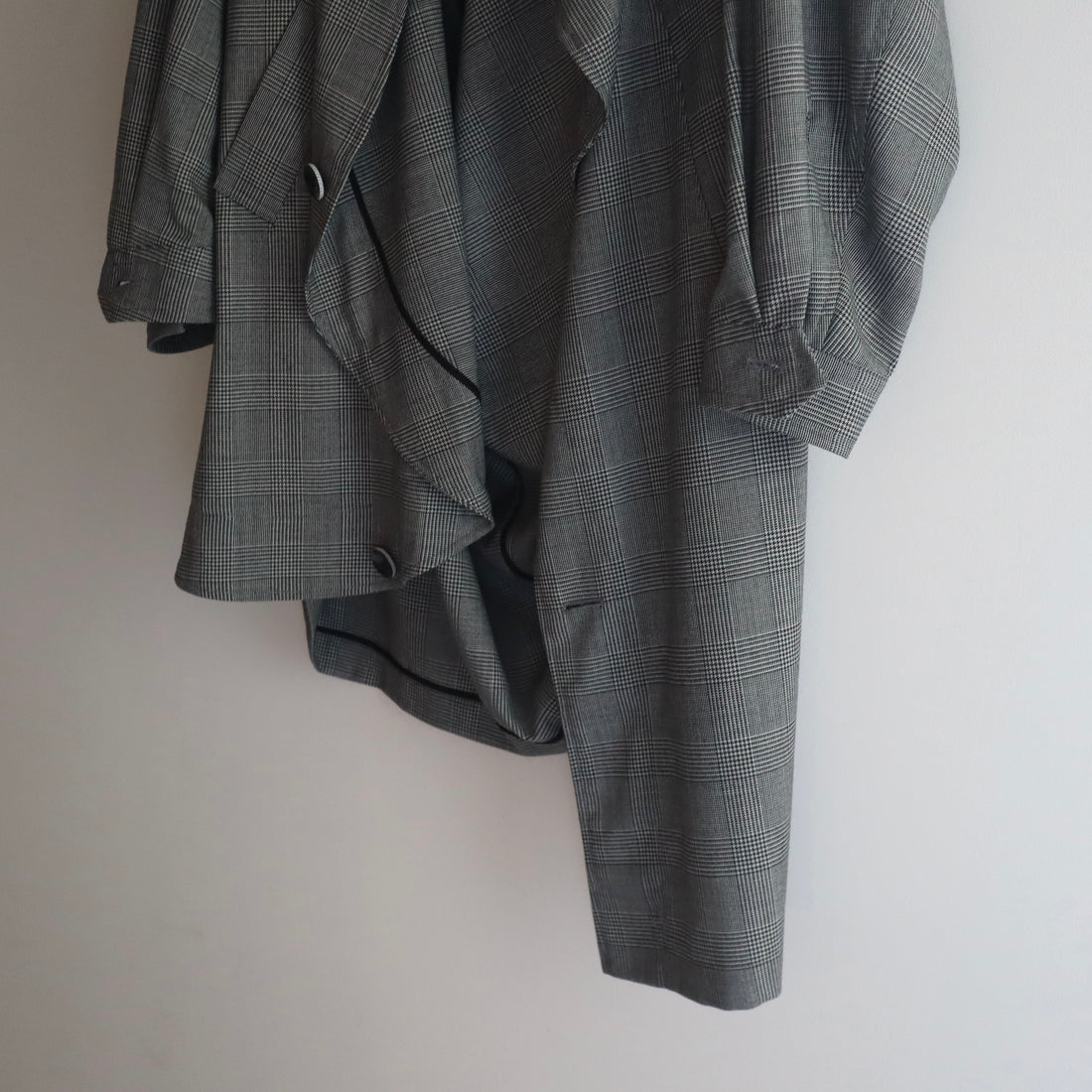 ANREALAGE   BALL STAND COLLAR COAT