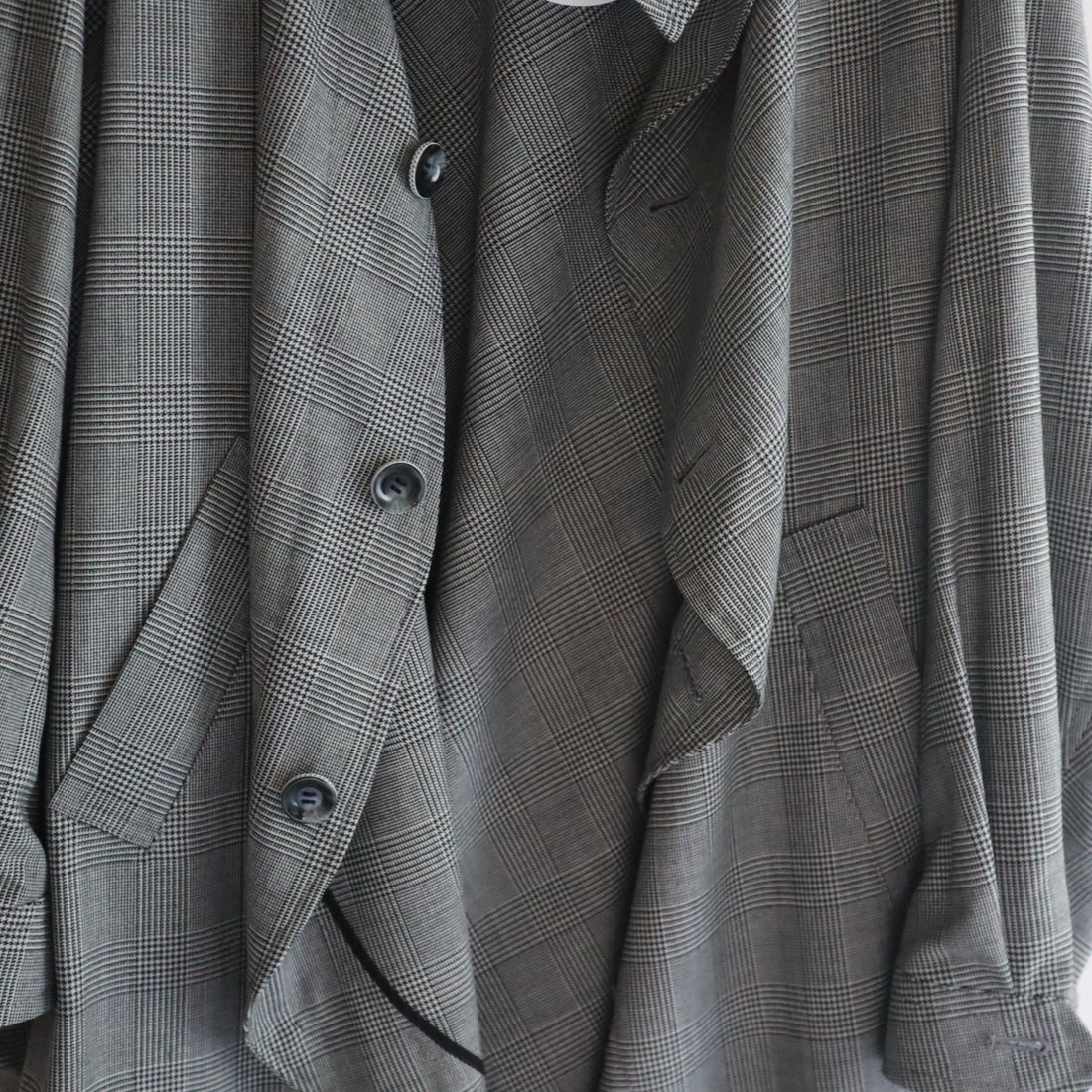 ANREALAGE   BALL STAND COLLAR COAT