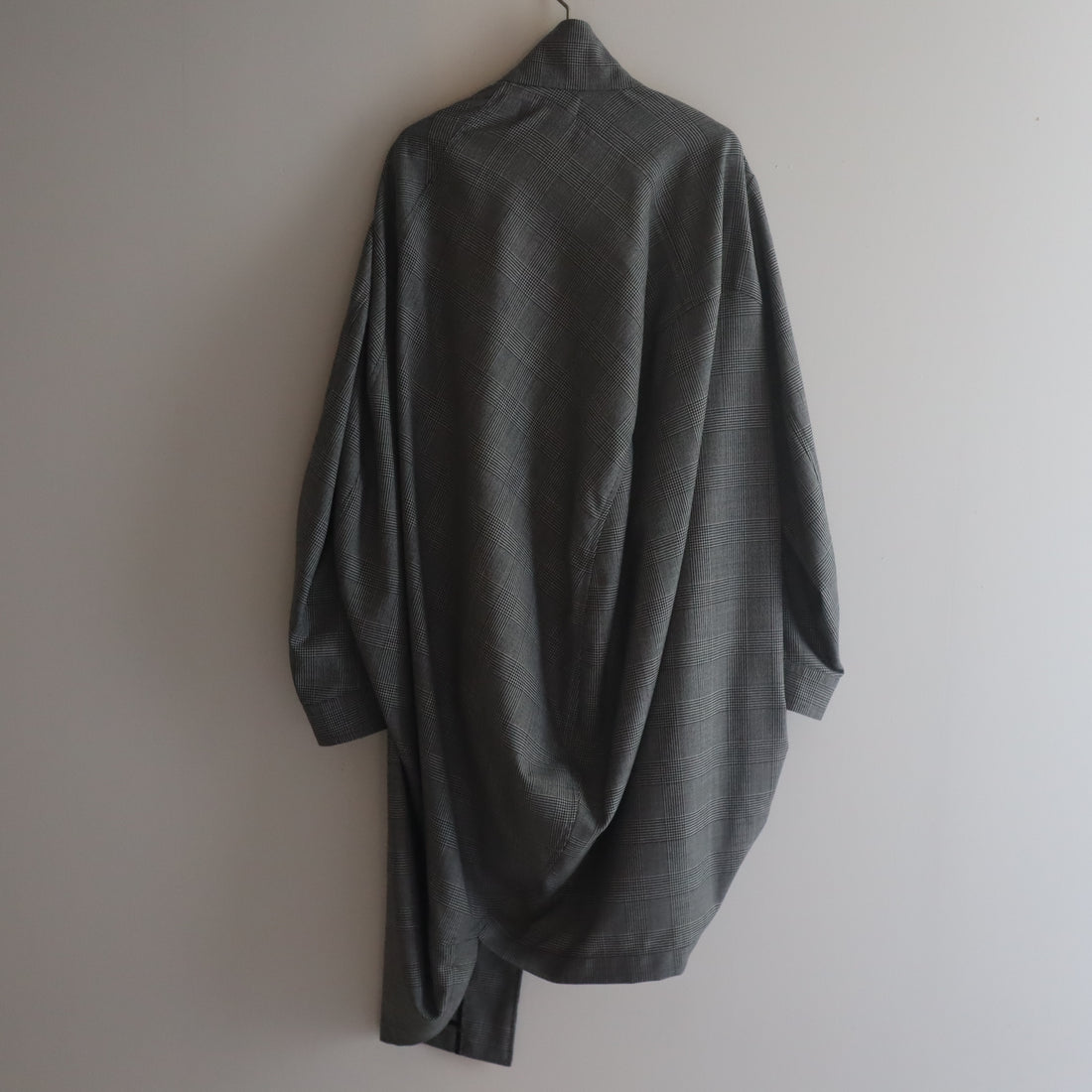 ANREALAGE   BALL STAND COLLAR COAT