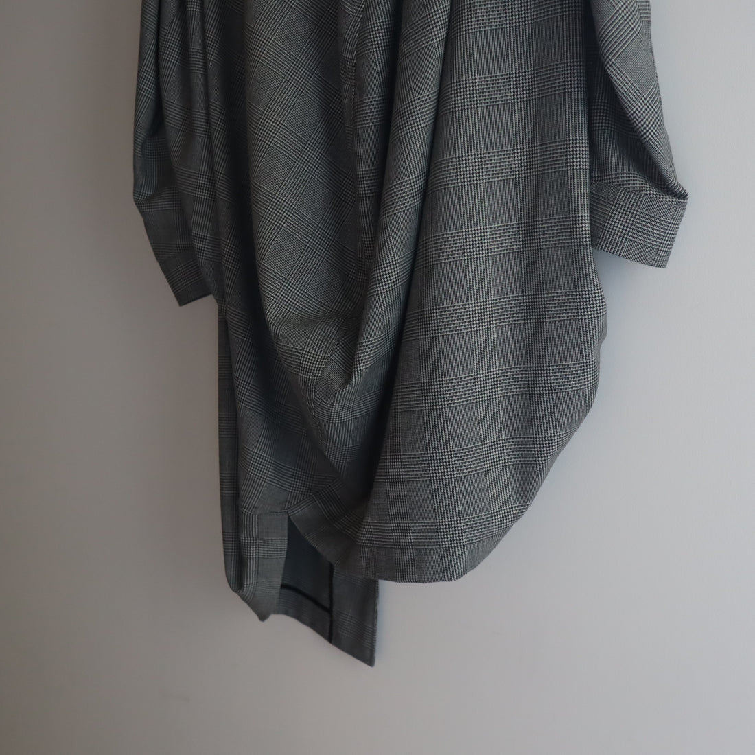 ANREALAGE   BALL STAND COLLAR COAT