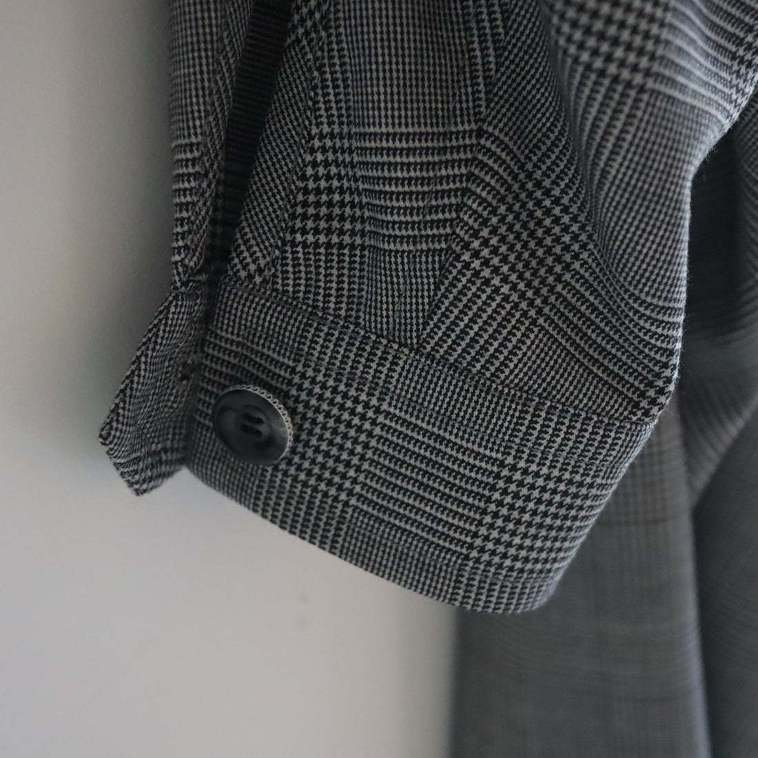 ANREALAGE   BALL STAND COLLAR COAT