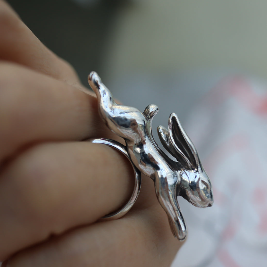 ANDRESGALLARDO  RABBIT JUMPING METAL RING SILVER