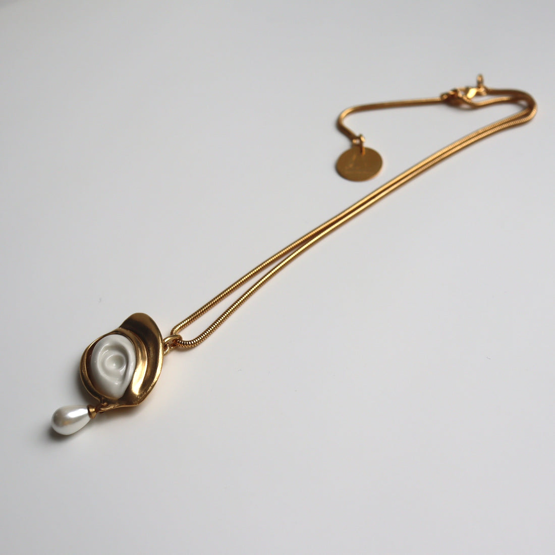 ANDRESGALLARDO  GAZE NECKLACE