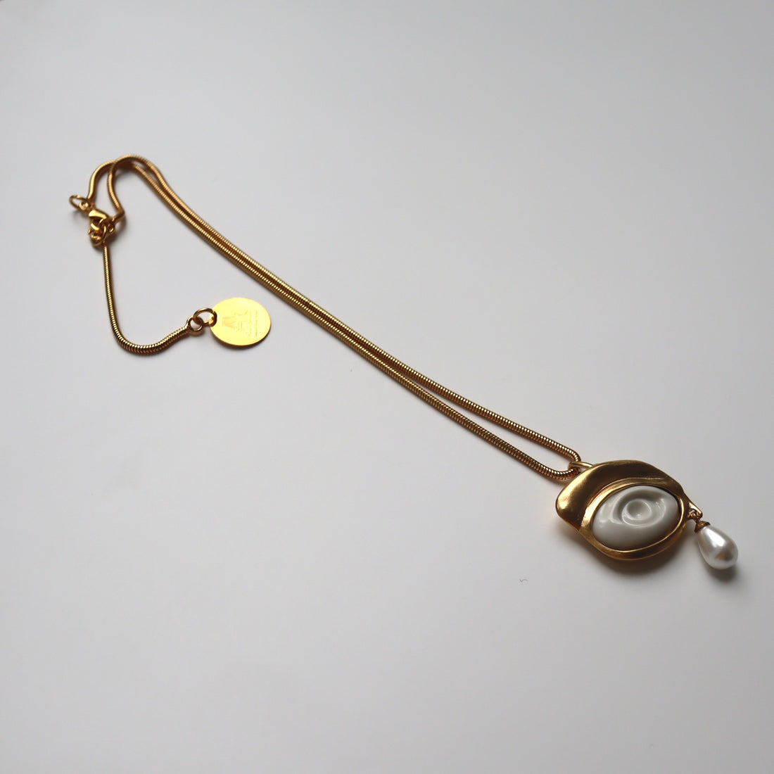 ANDRESGALLARDO  GAZE NECKLACE