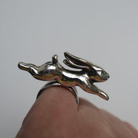 ANDRESGALLARDO  RABBIT JUMPING METAL RING SILVER