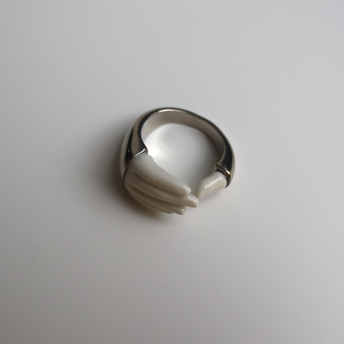 ANDRESGALLARDO  HAND GRAB RING