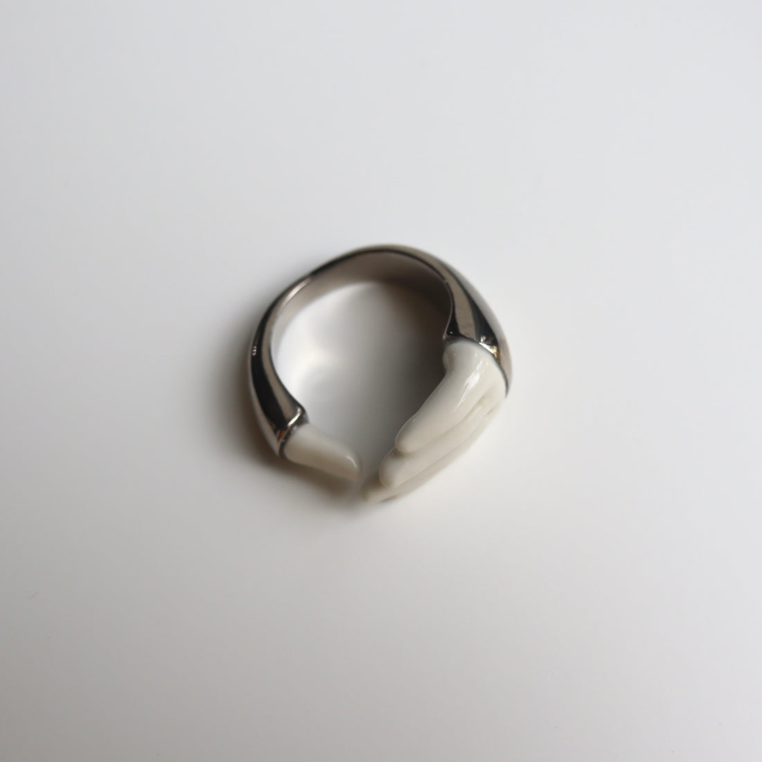 ANDRESGALLARDO  HAND GRAB RING