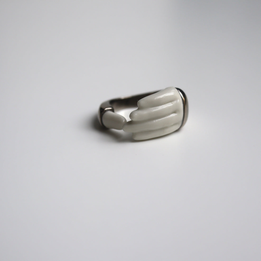 ANDRESGALLARDO  HAND GRAB RING