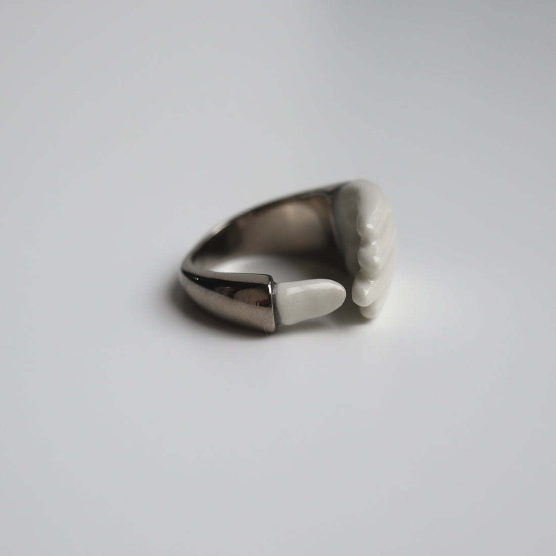 ANDRESGALLARDO  HAND GRAB RING