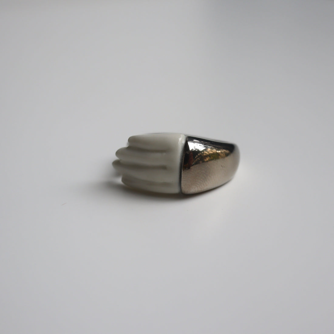 ANDRESGALLARDO  HAND GRAB RING