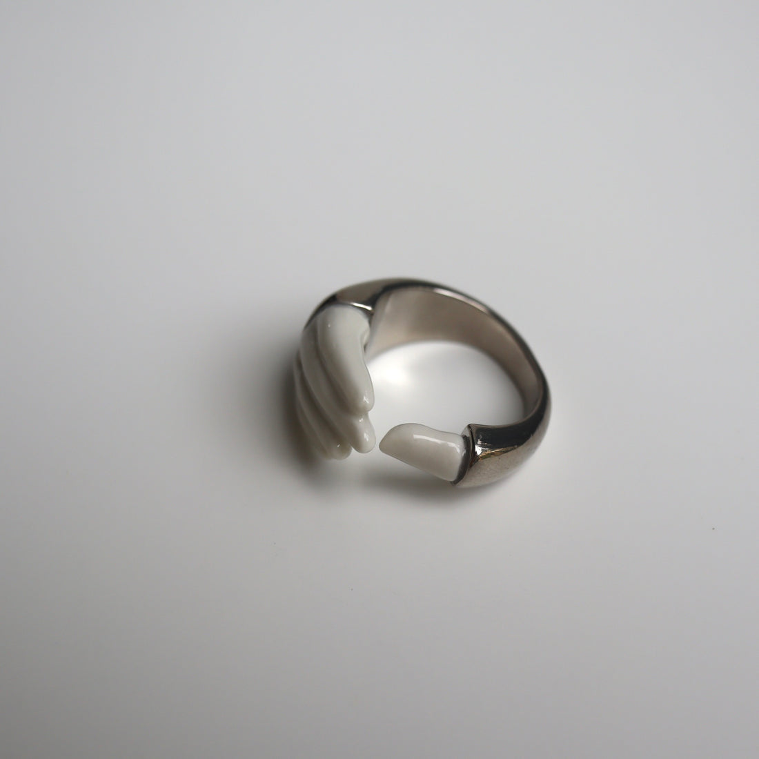 ANDRESGALLARDO  HAND GRAB RING
