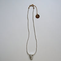 ANDRESGALLARDO  FIST&PEARLS NECKLACE