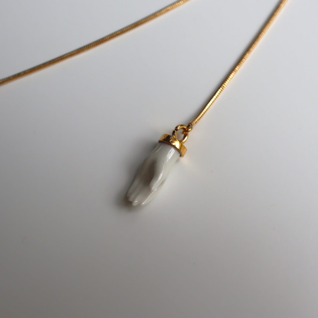 ANDRESGALLARDO  REACHING LOVE CHOKER