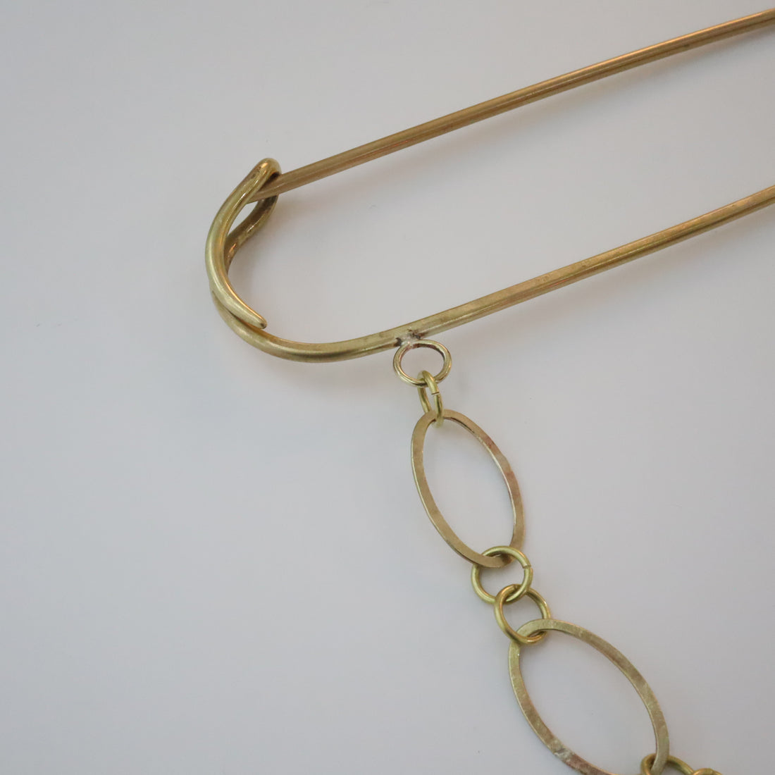 O'Tru no Trus  BIG PIN SCULPTURE『C』