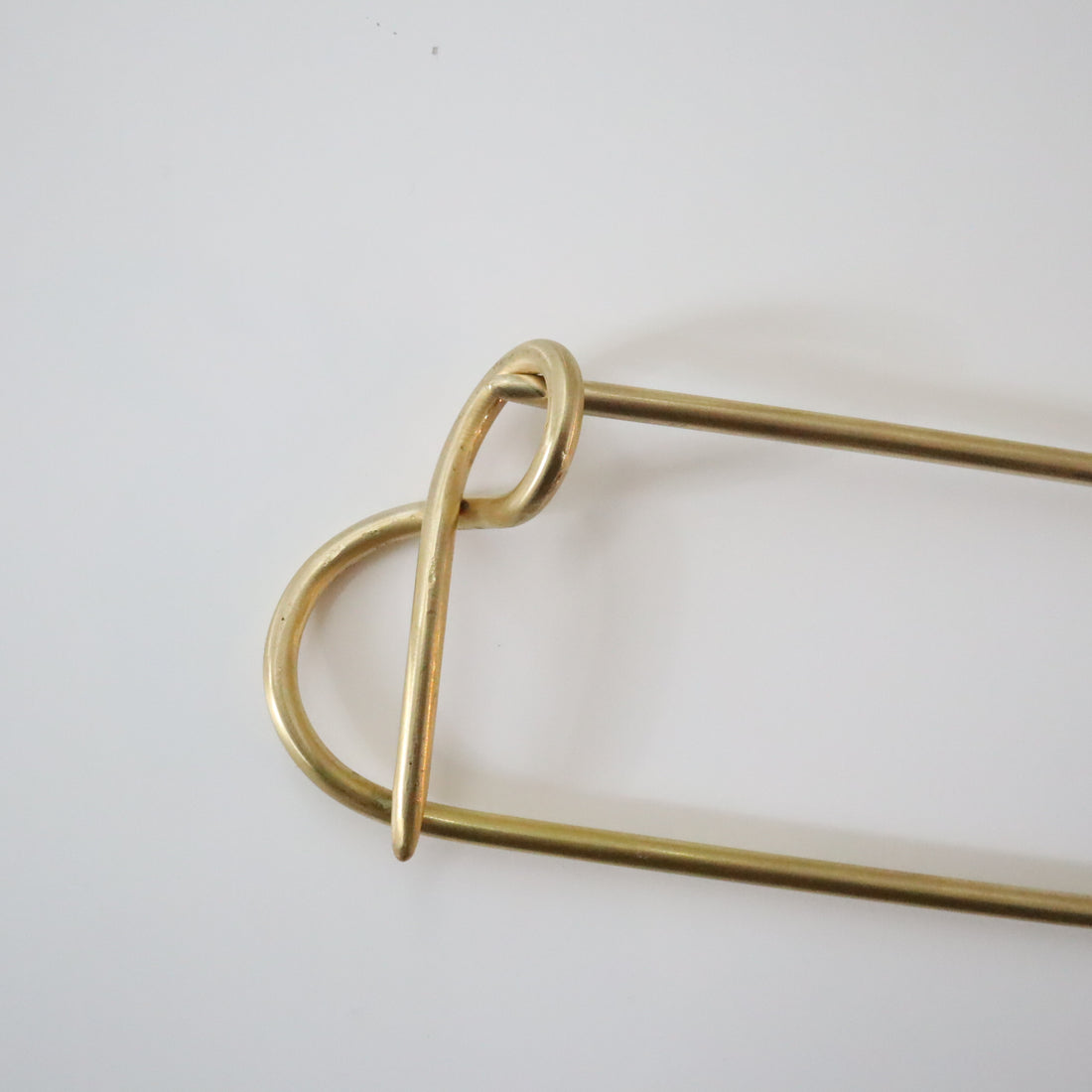 O'Tru no Trus  BIG PIN SCULPTURE『J』