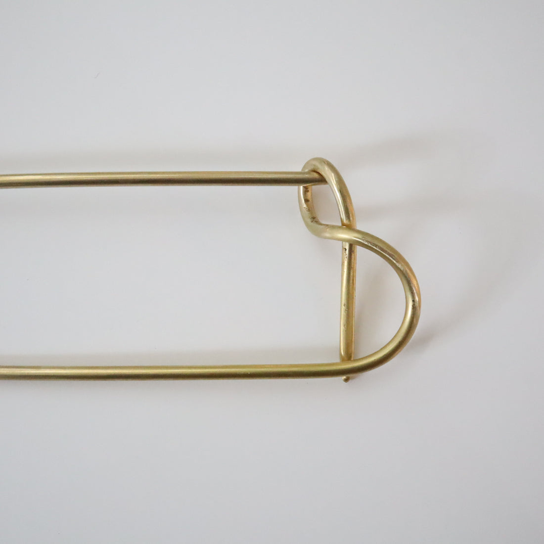 O'Tru no Trus  BIG PIN SCULPTURE『J』