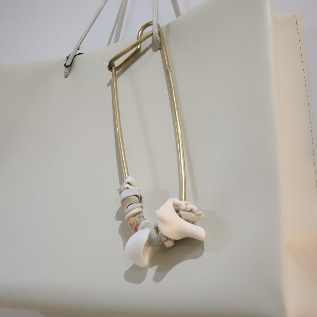 O'Tru no Trus  BIG PIN SCULPTURE『E』