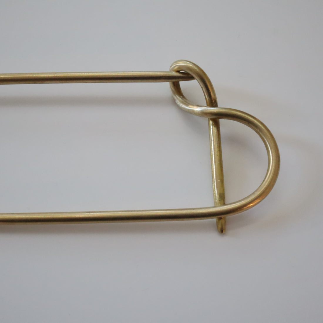 O'Tru no Trus  BIG PIN SCULPTURE『J』