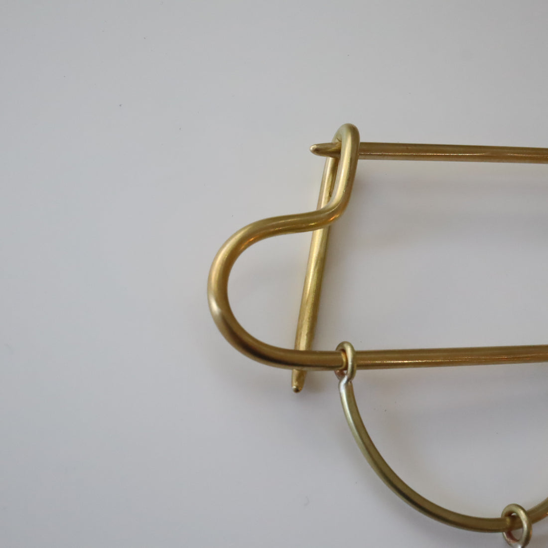 O'Tru no Trus  BIG PIN SCULPTURE『D』