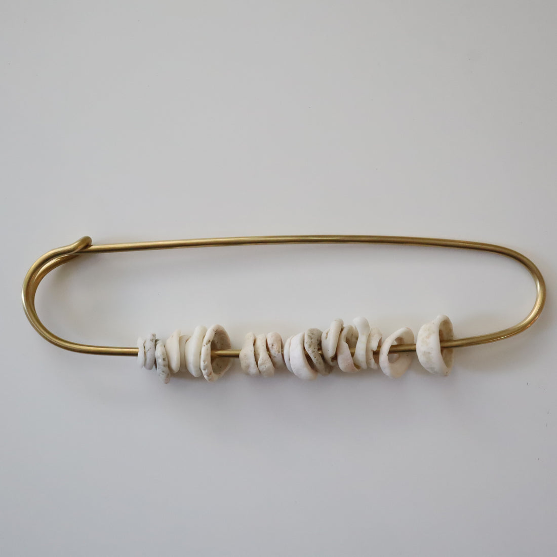 O'Tru no Trus  BIG PIN SCULPTURE『G』