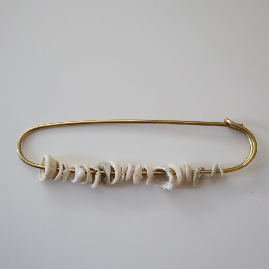 O'Tru no Trus  BIG PIN SCULPTURE『G』