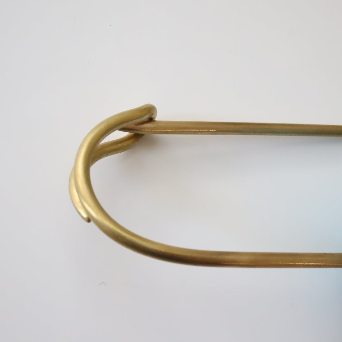 O'Tru no Trus  BIG PIN SCULPTURE『J』