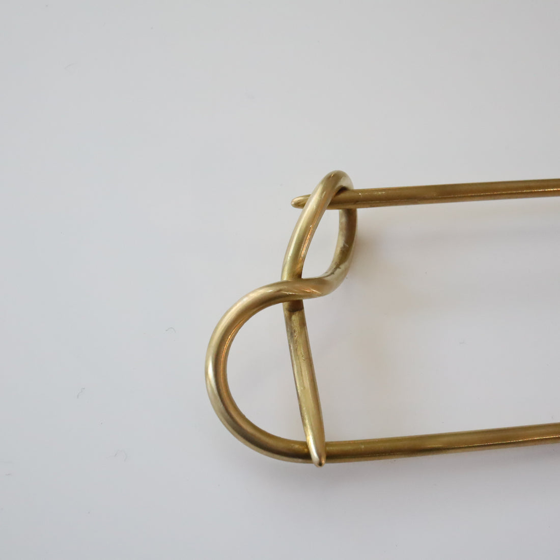 O'Tru no Trus  BIG PIN SCULPTURE『L』