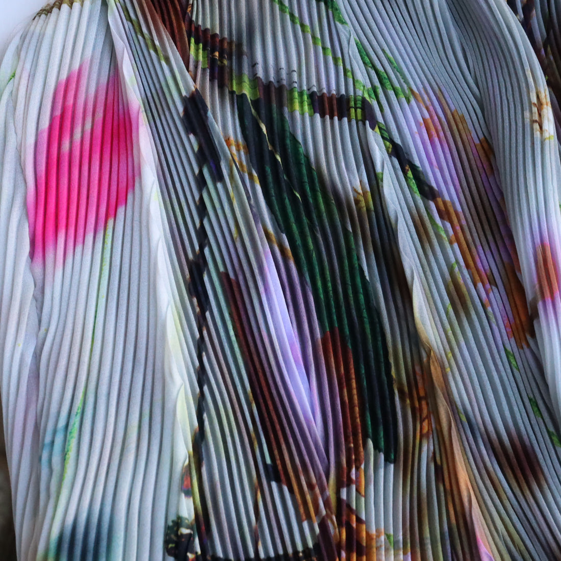 JULIA HEUER  HANDPLEATED STACY KAFTAN