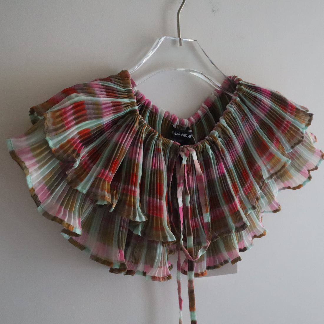 JULIA HEUER  WINNIE PLEATED COLLAR TAREK