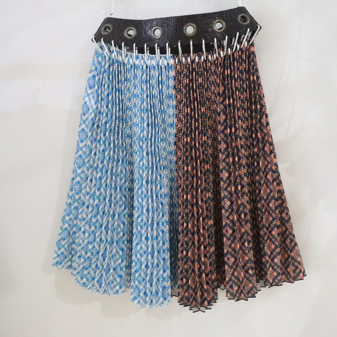 CHOPOVA LOWENA  PAT KNEE CARABINER SKIRT