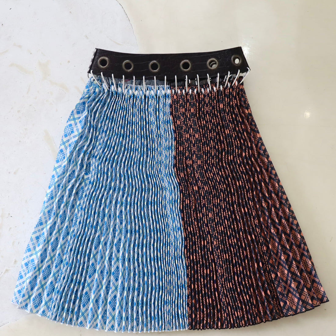 CHOPOVA LOWENA  PAT KNEE CARABINER SKIRT