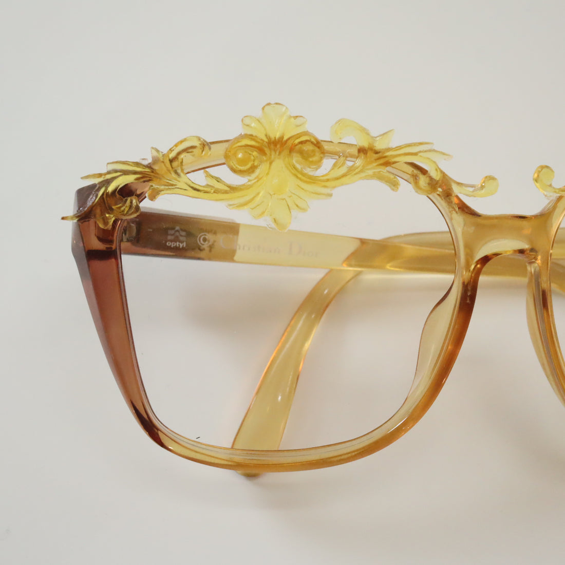 ANIGIG  MOLDING GLASSES