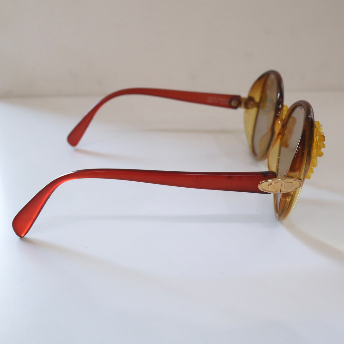 ANIGIG  MOLDING GLASSES