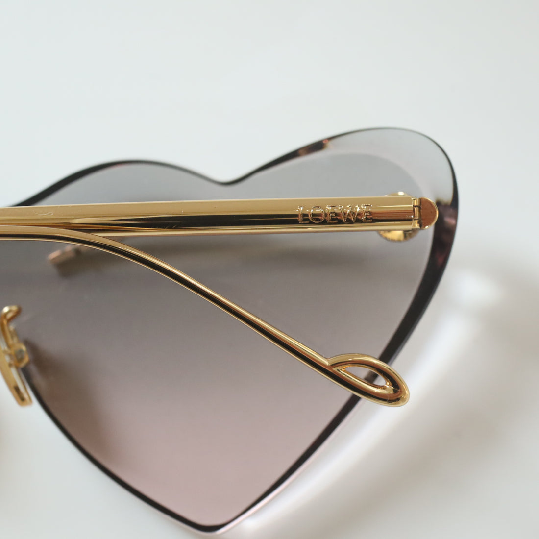 LOEWE  SUNGLASSES 39