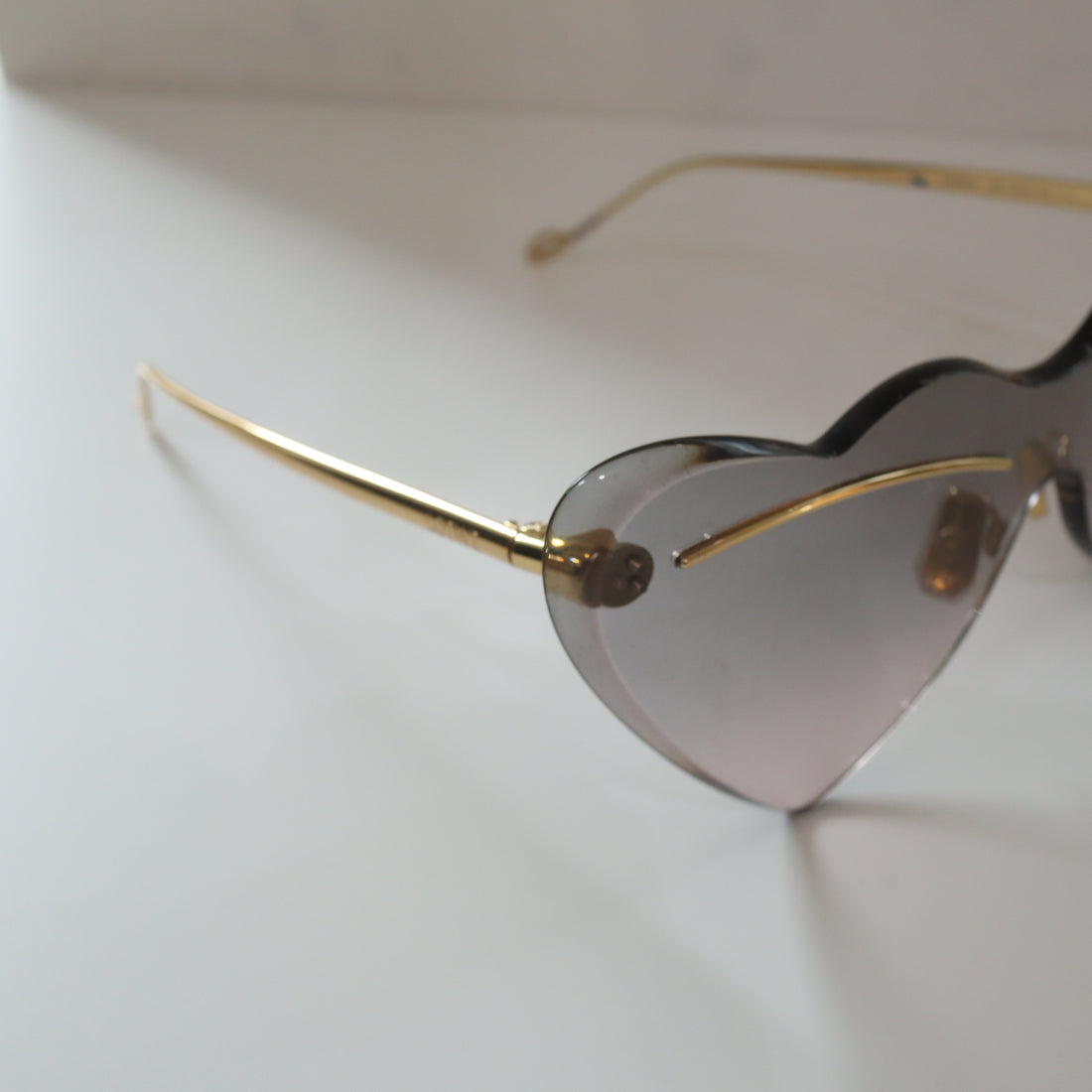 LOEWE  SUNGLASSES 39