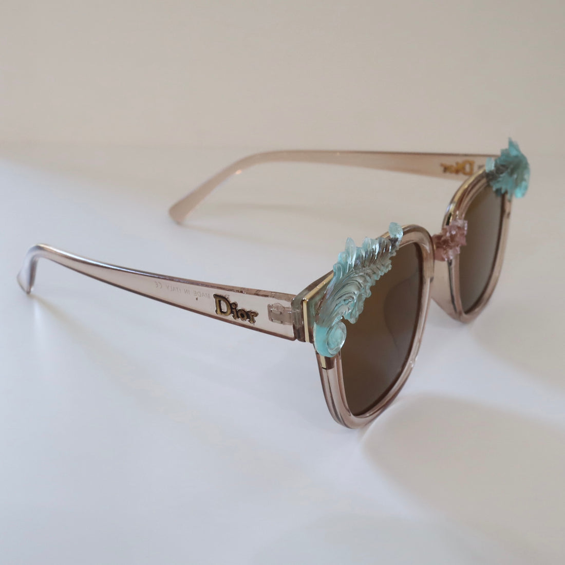 ANIGIG  MOLDING GLASSES