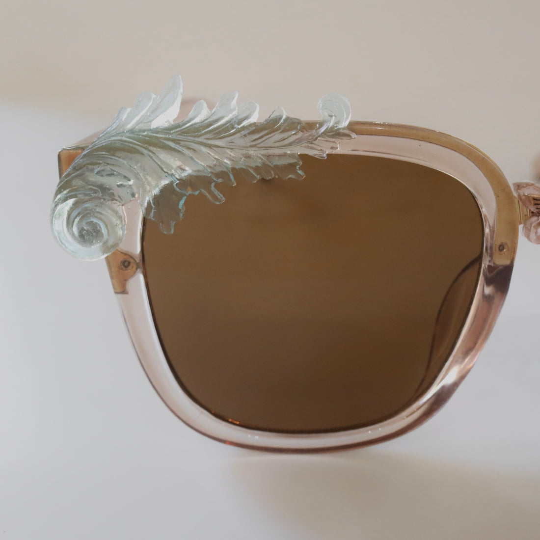 ANIGIG  MOLDING GLASSES