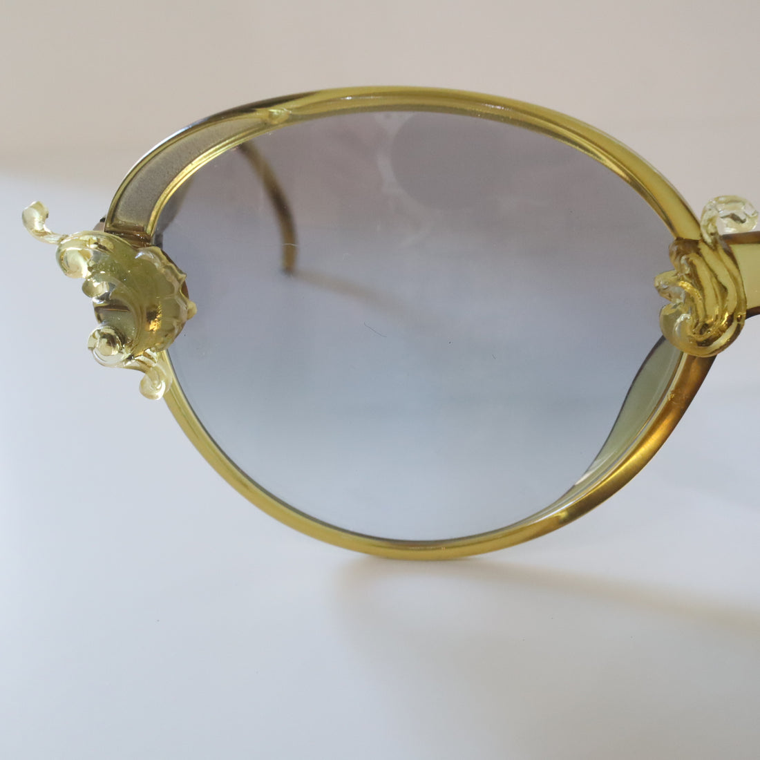 ANIGIG  MOLDING GLASSES