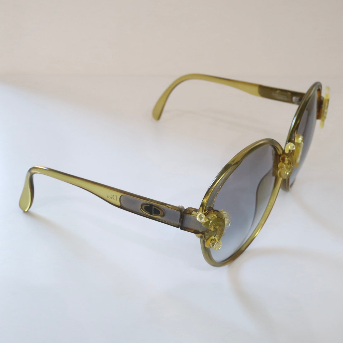 ANIGIG  MOLDING GLASSES