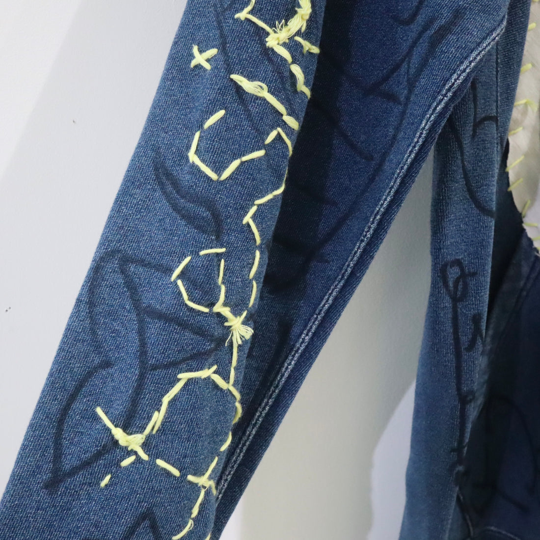 VAVA DUDU  EMBROIDERY HOODIE BLACK
